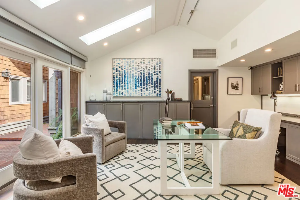 851 Glenmont Avenue, Los Angeles, California 90024 home-pic-11